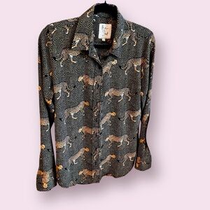 Rochelle Behrens the shirt‎ size small